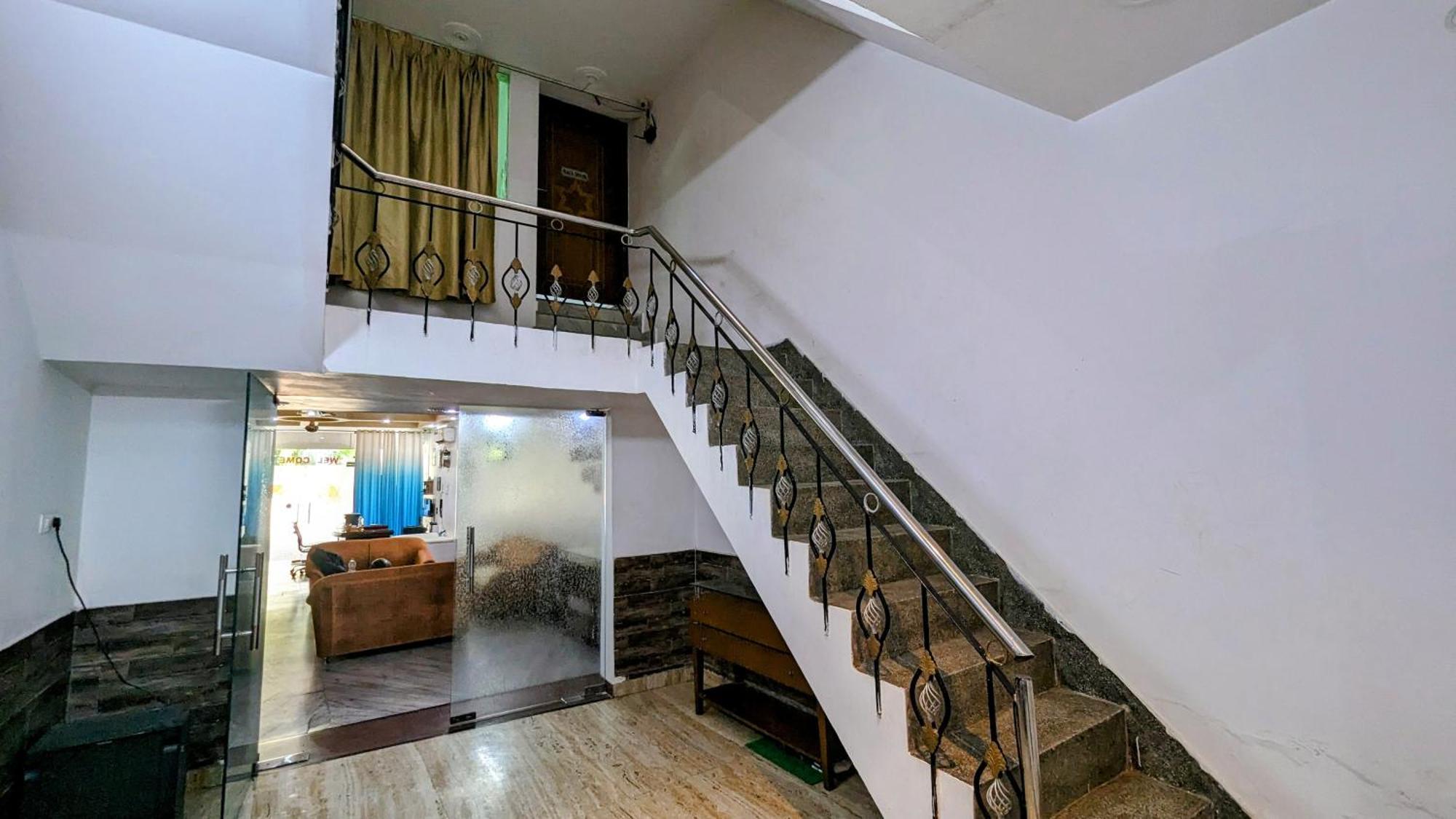 Hotel Lecston @Yashobhoomi Dwarka Sector - 25 Metro Station Delhi  Exterior foto