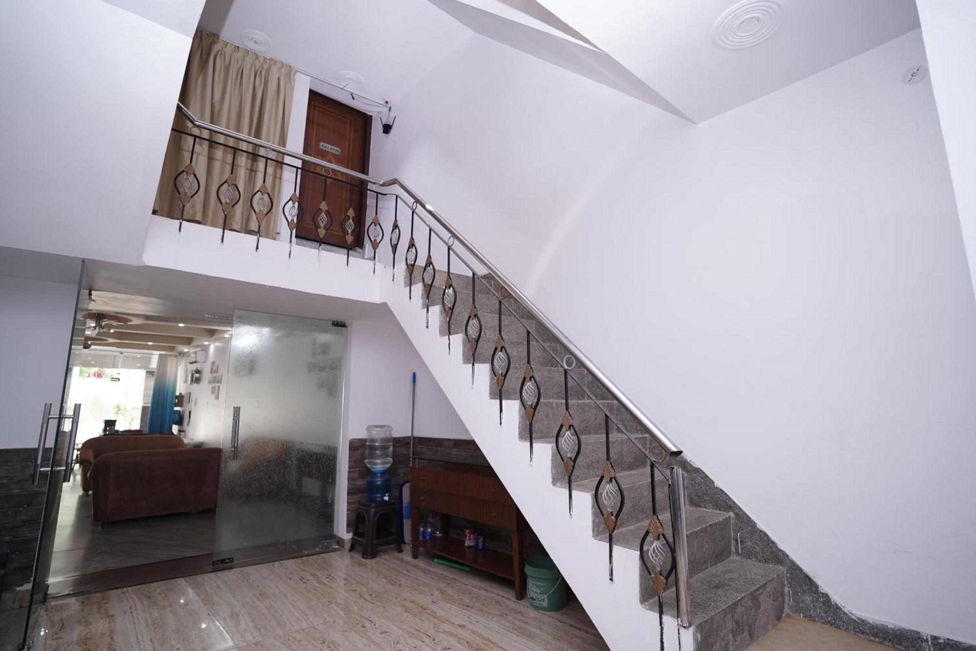 Hotel Lecston @Yashobhoomi Dwarka Sector - 25 Metro Station Delhi  Exterior foto