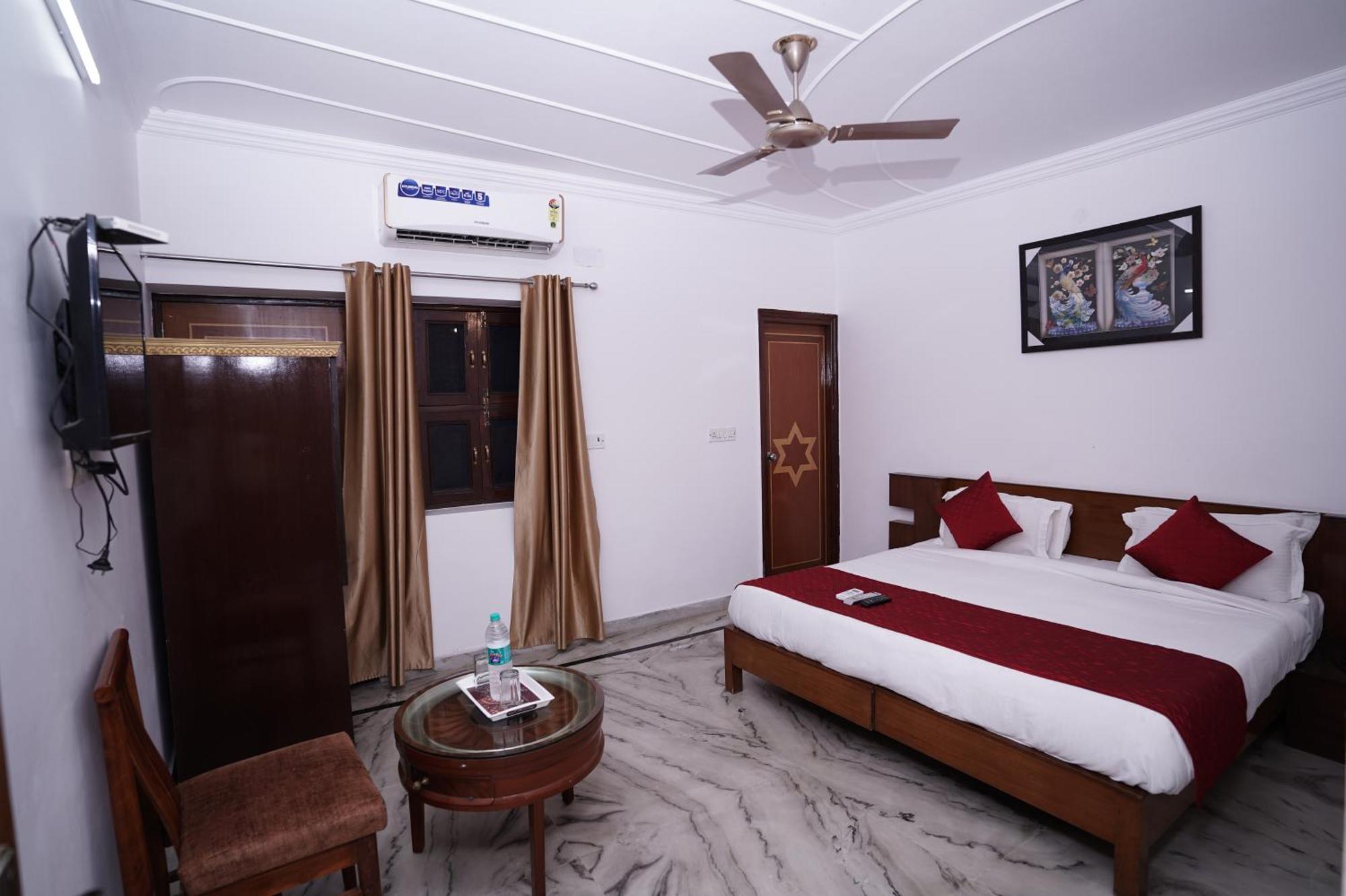Hotel Lecston @Yashobhoomi Dwarka Sector - 25 Metro Station Delhi  Exterior foto