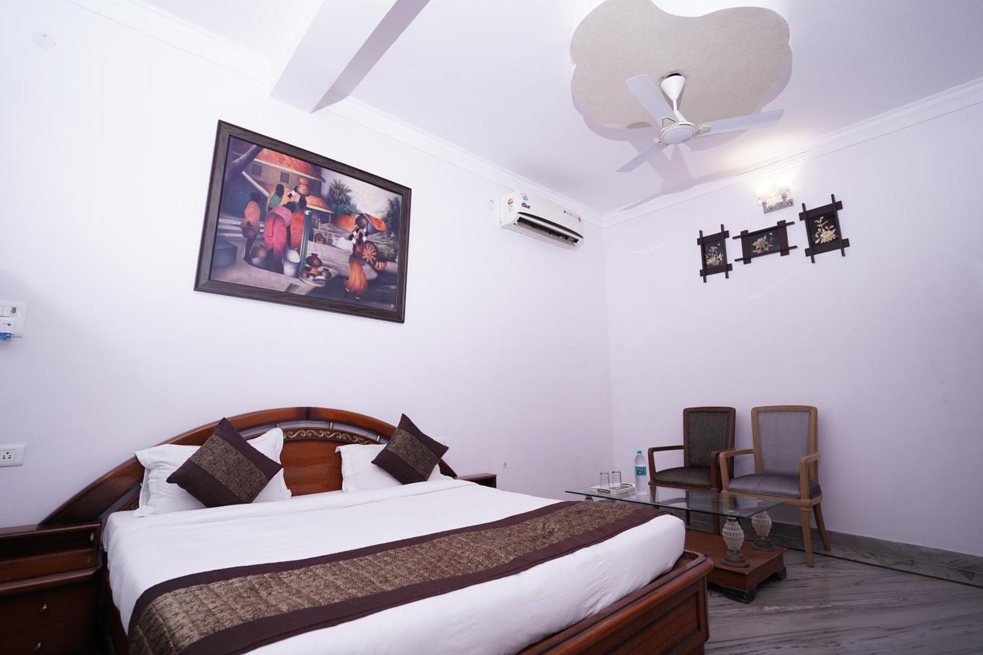 Hotel Lecston @Yashobhoomi Dwarka Sector - 25 Metro Station Delhi  Exterior foto