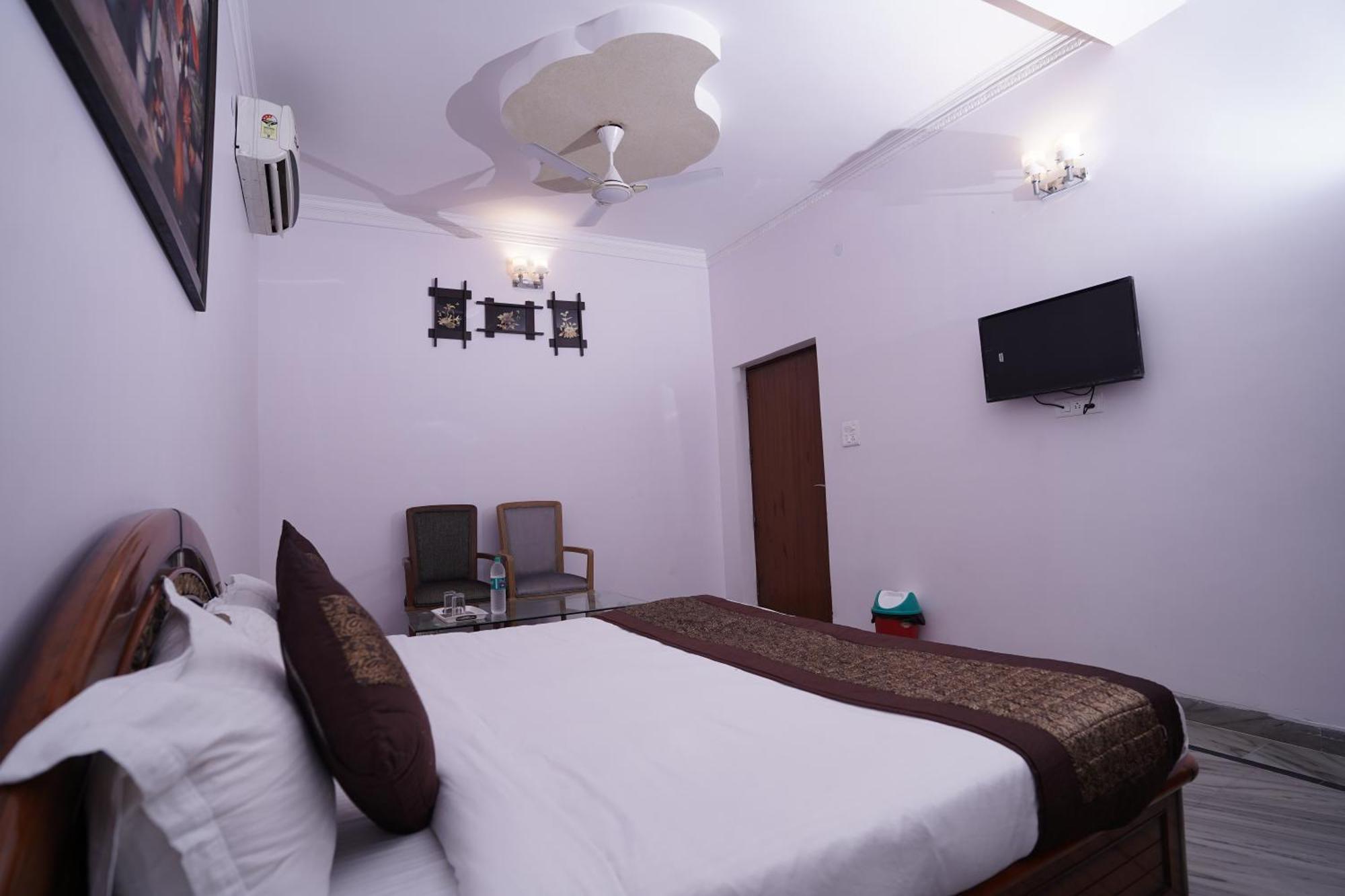 Hotel Lecston @Yashobhoomi Dwarka Sector - 25 Metro Station Delhi  Exterior foto